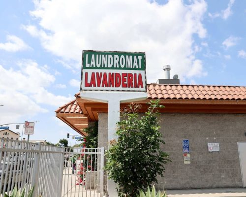 Tres Toros Exterior Side